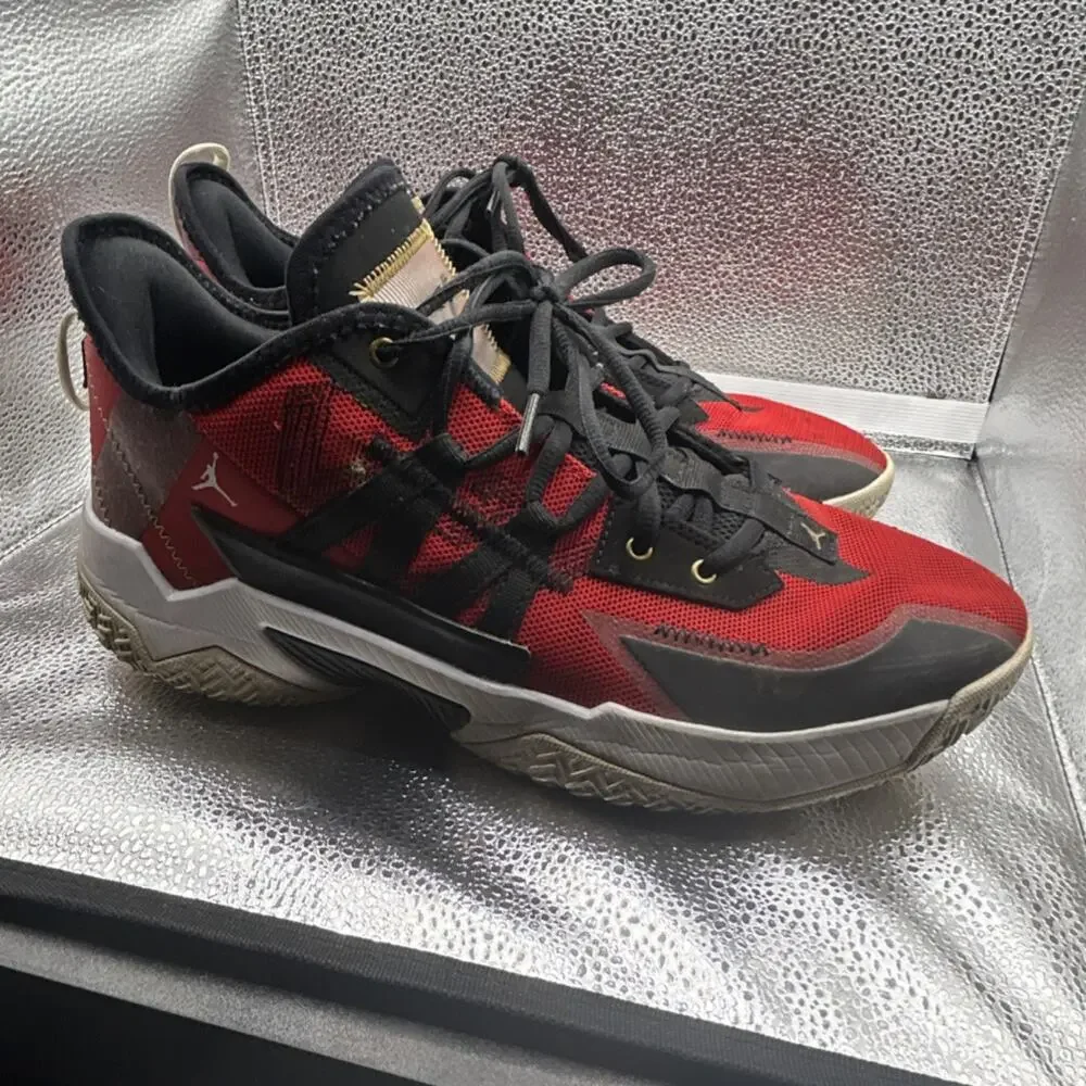 Nike Air Jordan Why Not Zer0.4 Red Black White Size 11.5 Russell Westbrook Shoes